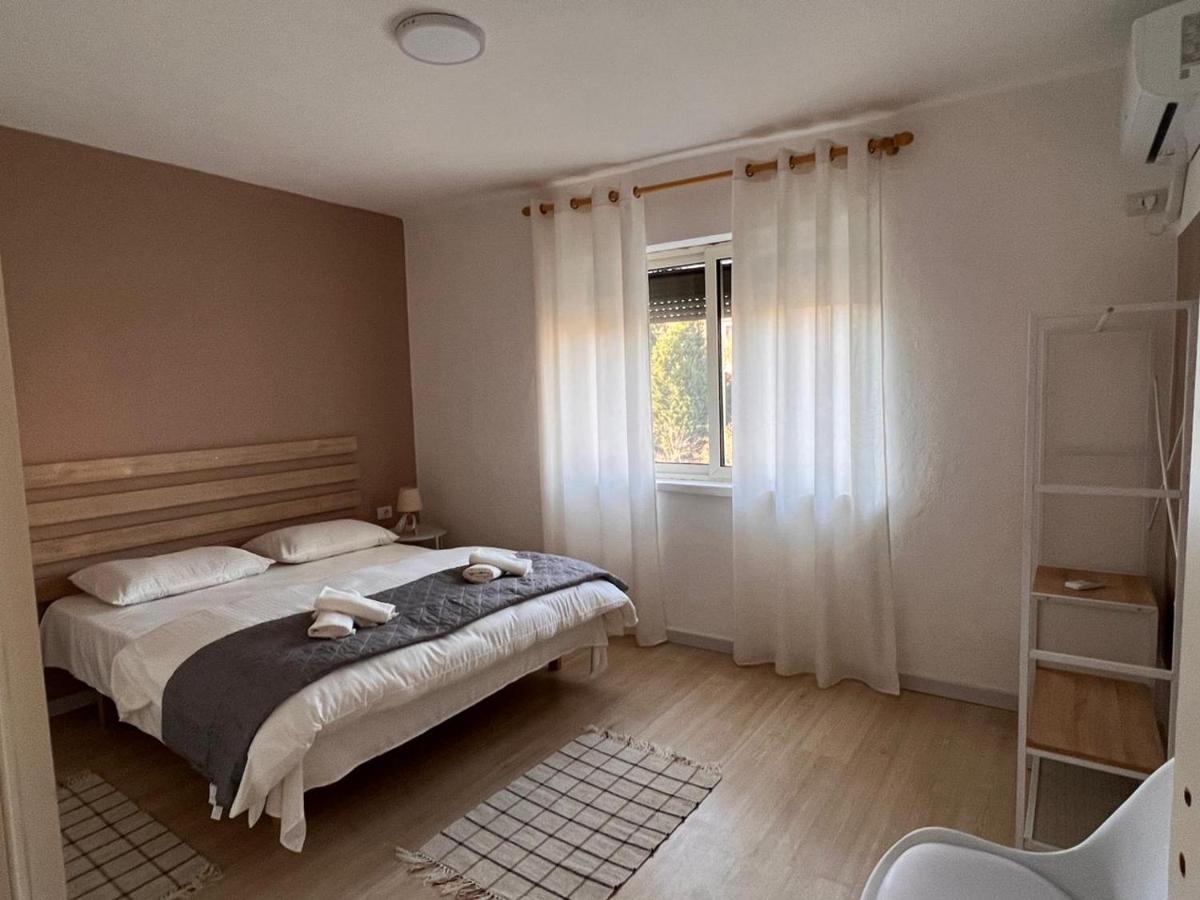Centre Apartment In Shkoder Exterior photo
